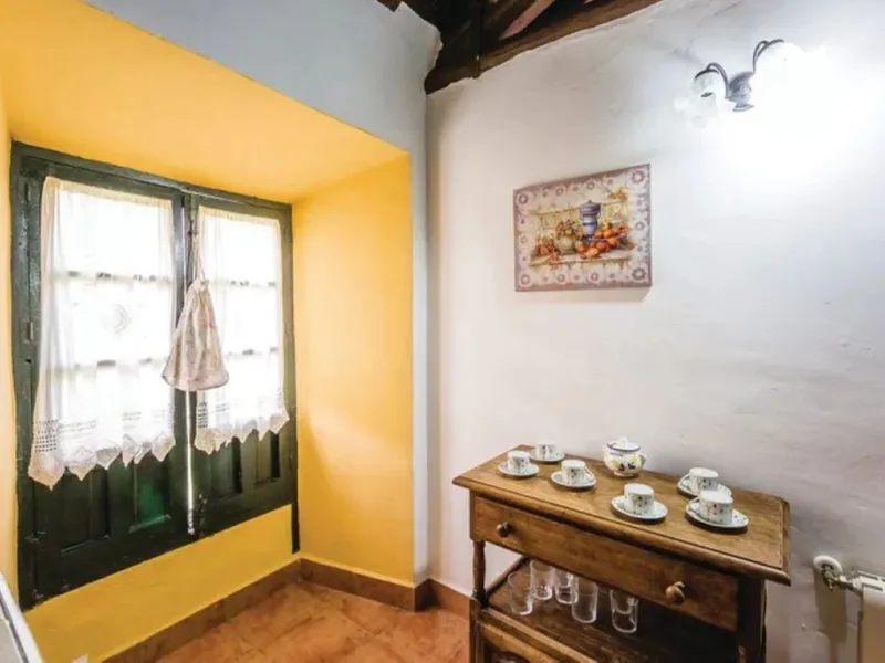 A cortijo dating back to the early 20th century, originally home to an old soap factory, now tastefully restored and converted into a tourist accommodation complex.