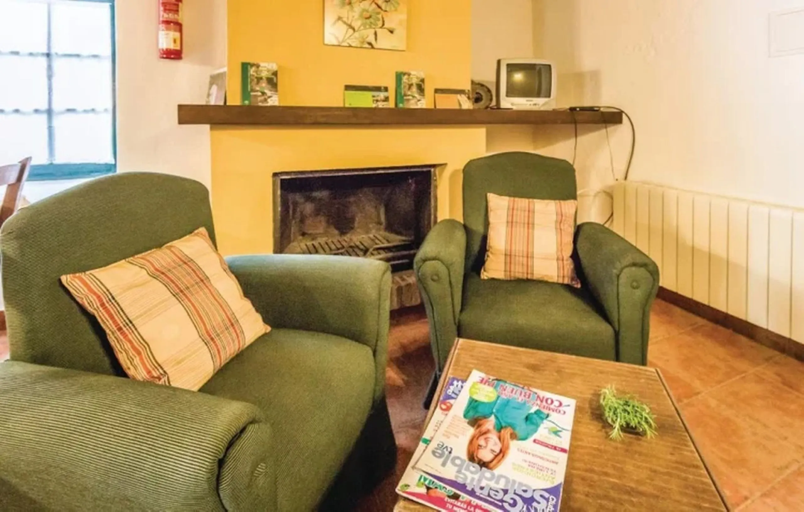 A cortijo dating back to the early 20th century, originally home to an old soap factory, now tastefully restored and converted into a tourist accommodation complex.
