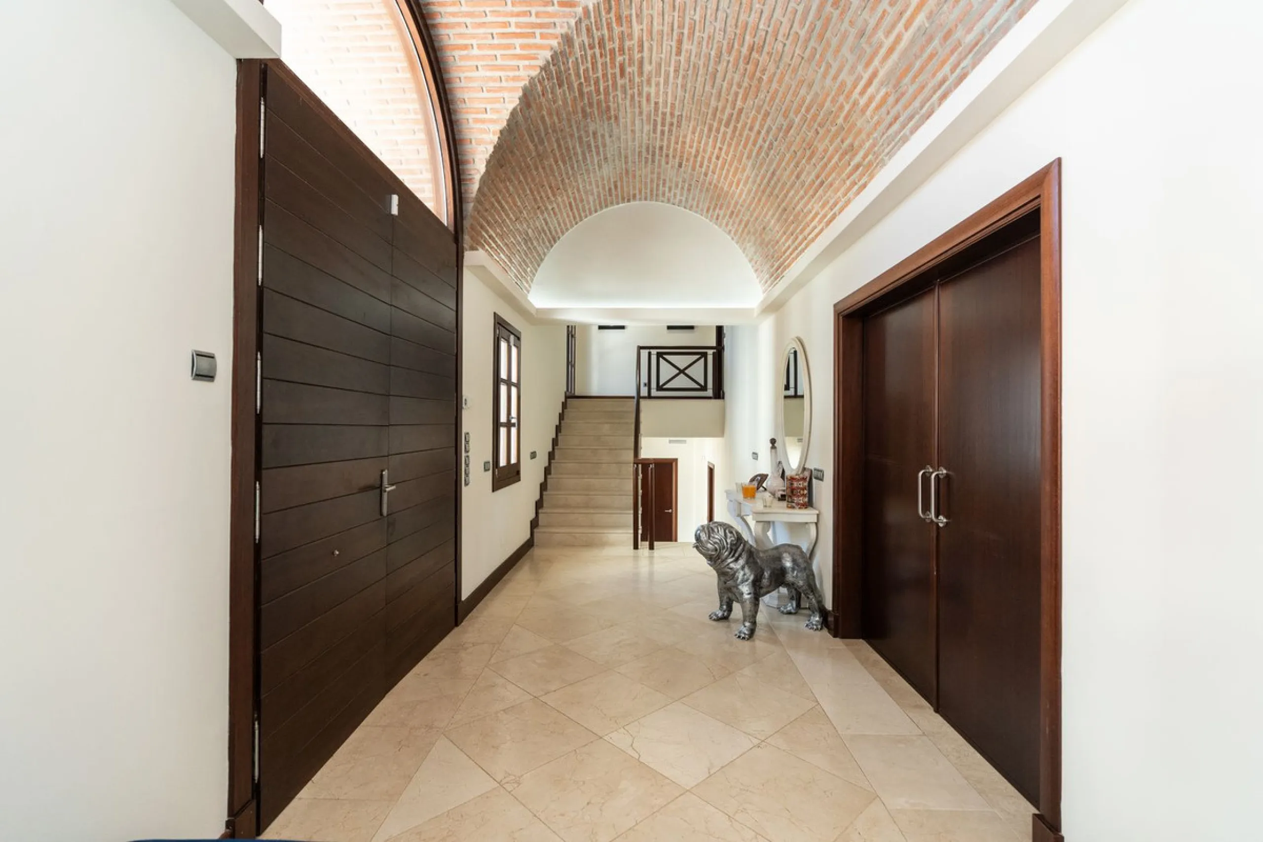 Superb Andalusian style villa located in the first line of golf.