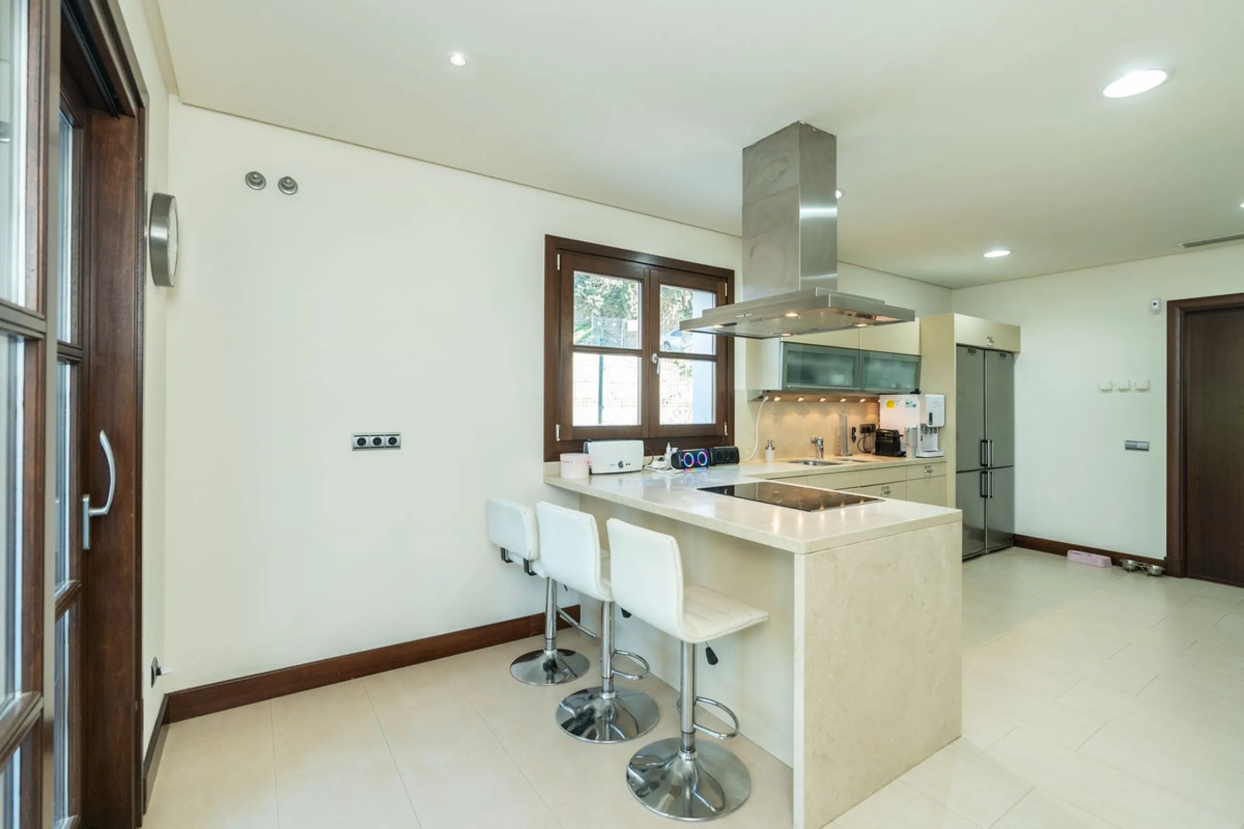 Superb Andalusian style villa located in the first line of golf.
