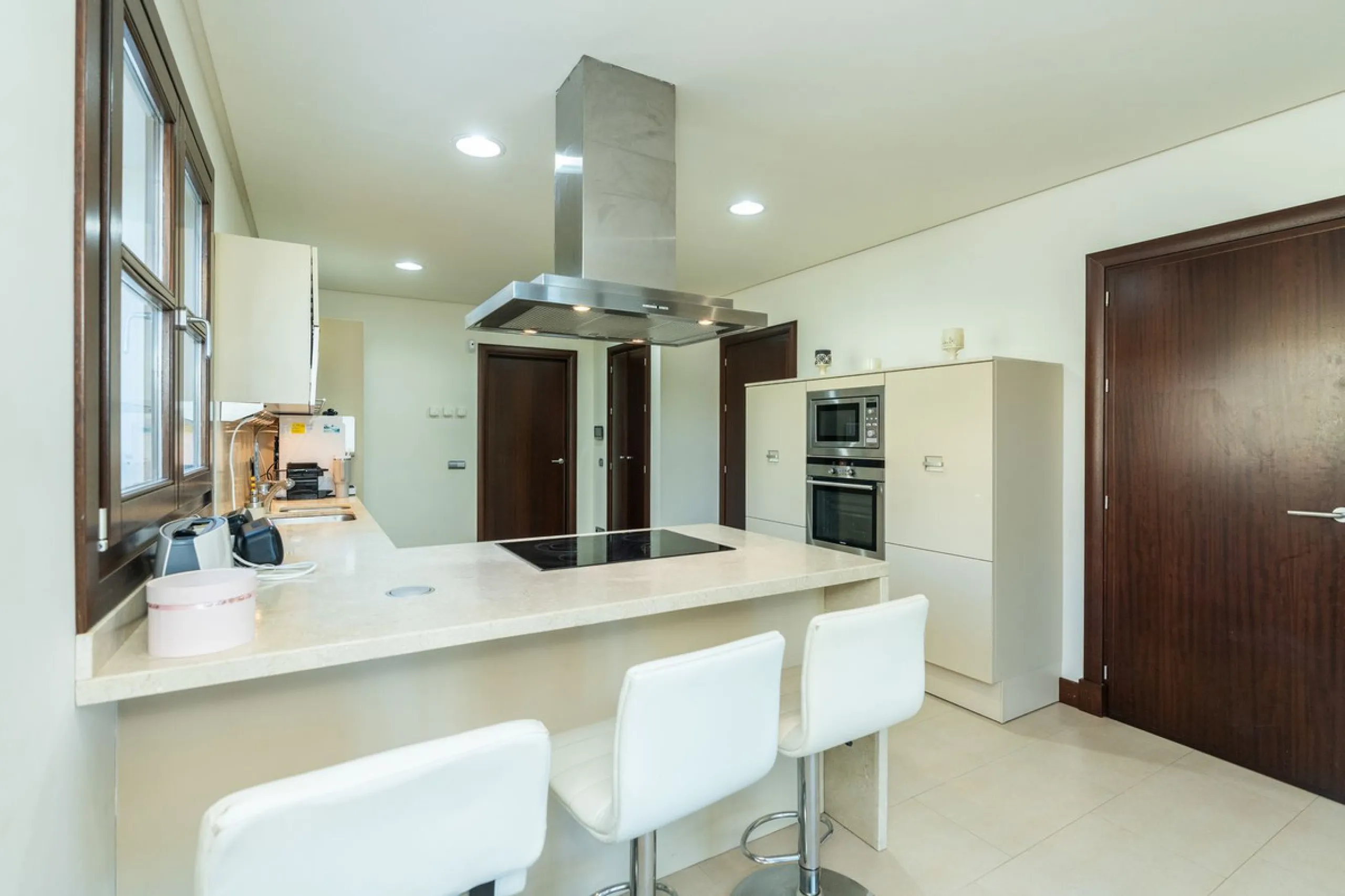 Superb Andalusian style villa located in the first line of golf.