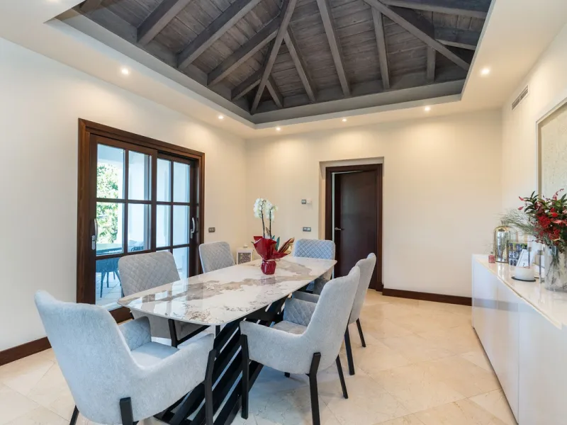 Superb Andalusian style villa located in the first line of golf.