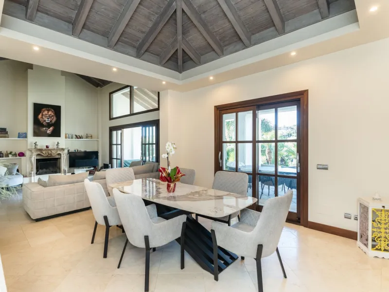 Superb Andalusian style villa located in the first line of golf.