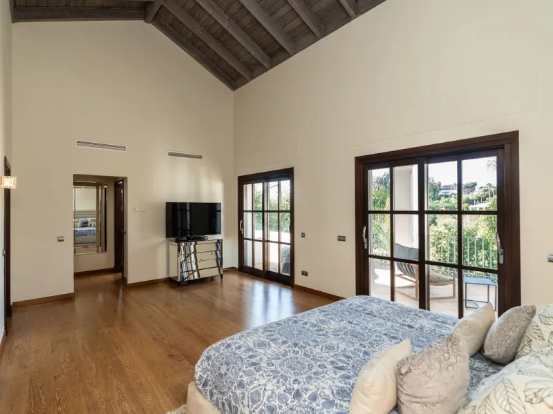 Superb Andalusian style villa located in the first line of golf.
