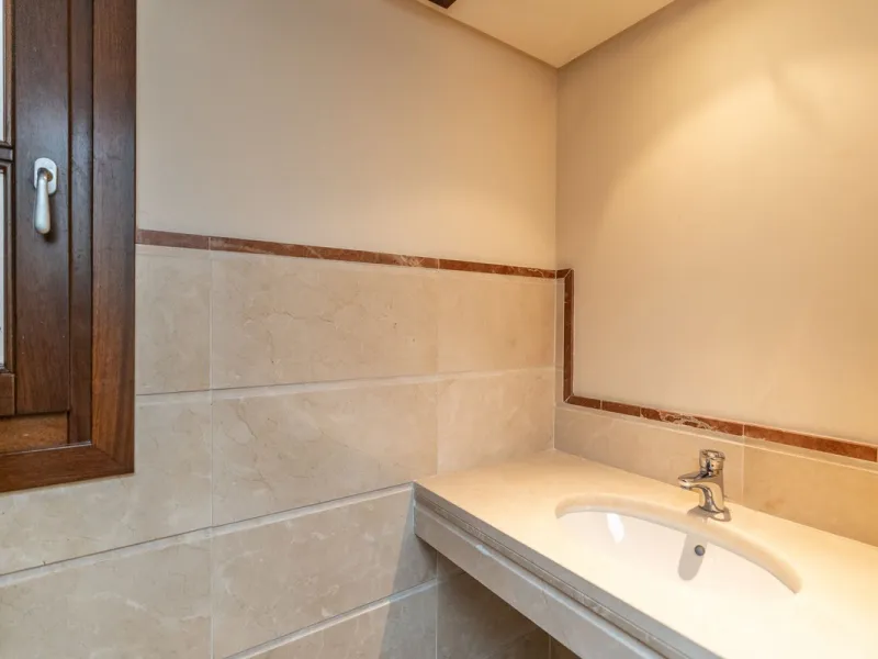 Superb Andalusian style villa located in the first line of golf.