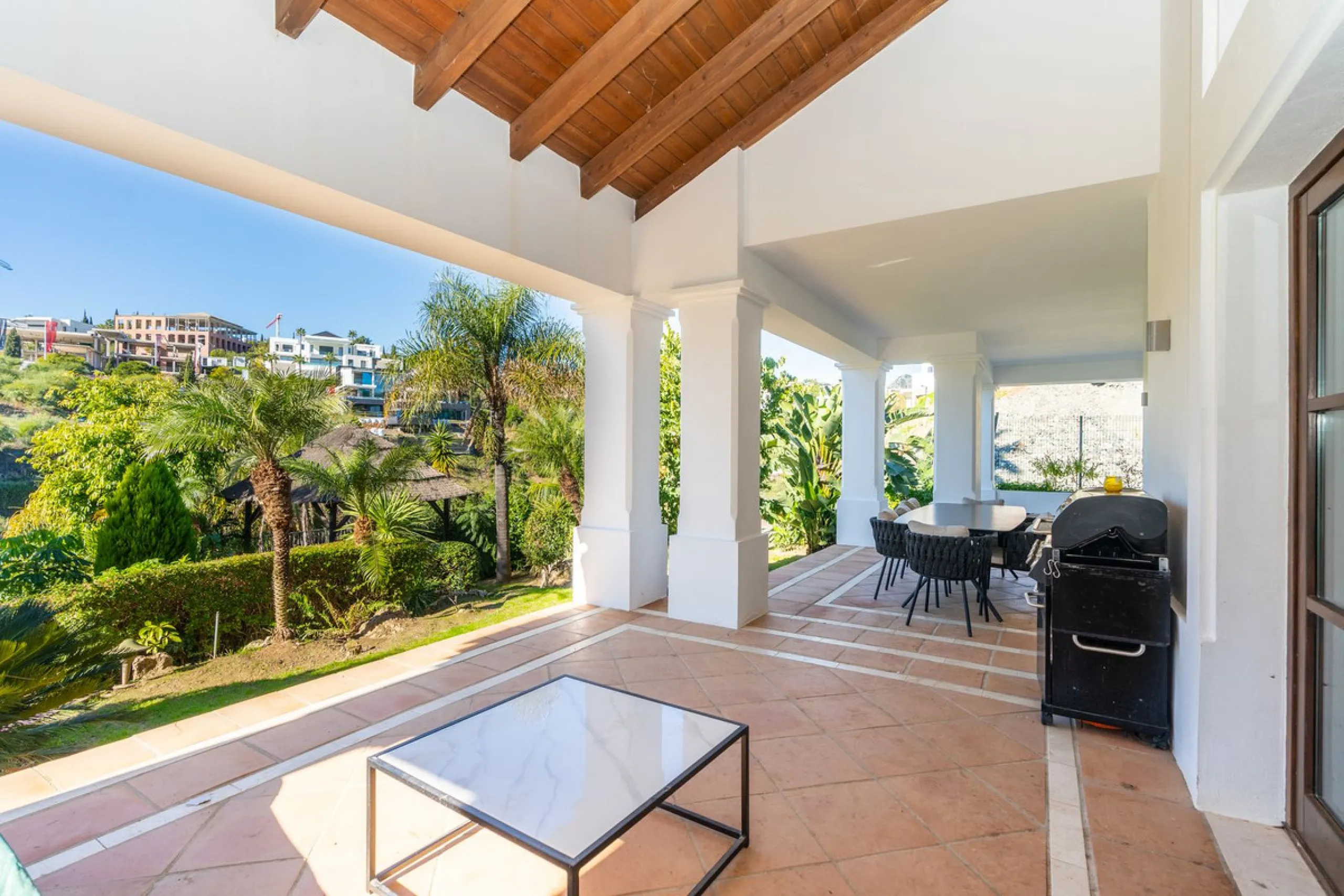 Superb Andalusian style villa located in the first line of golf.