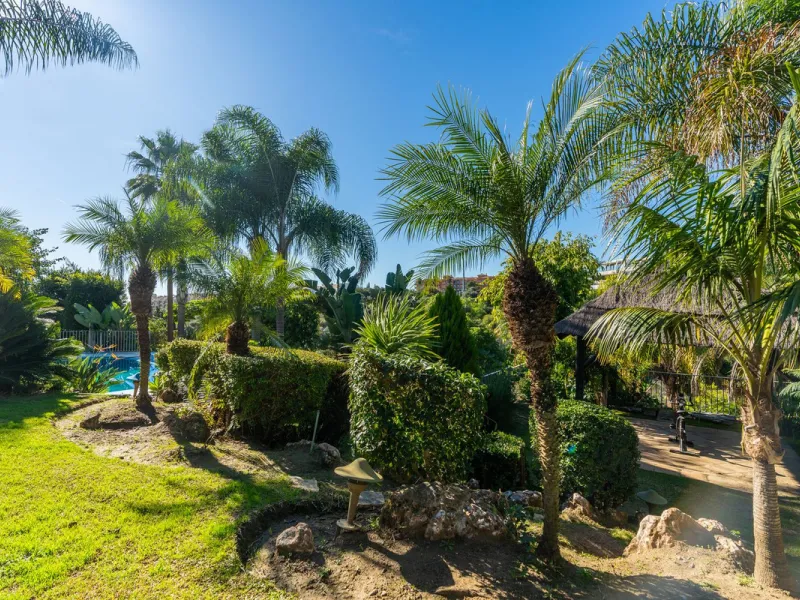 Superb Andalusian style villa located in the first line of golf.