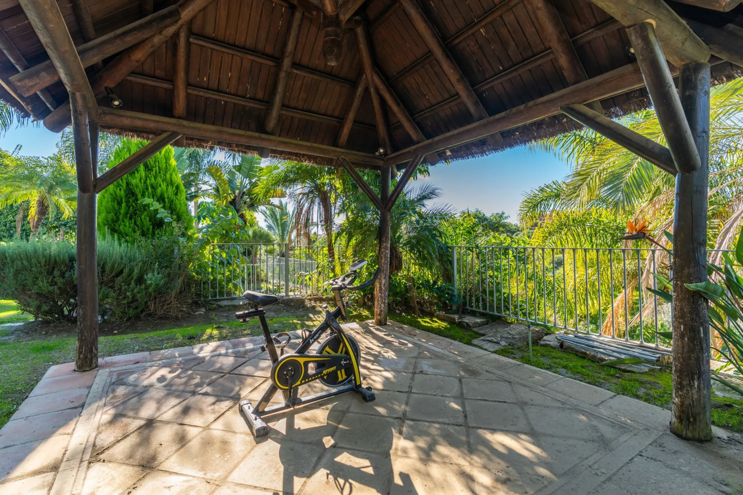 Superb Andalusian style villa located in the first line of golf.