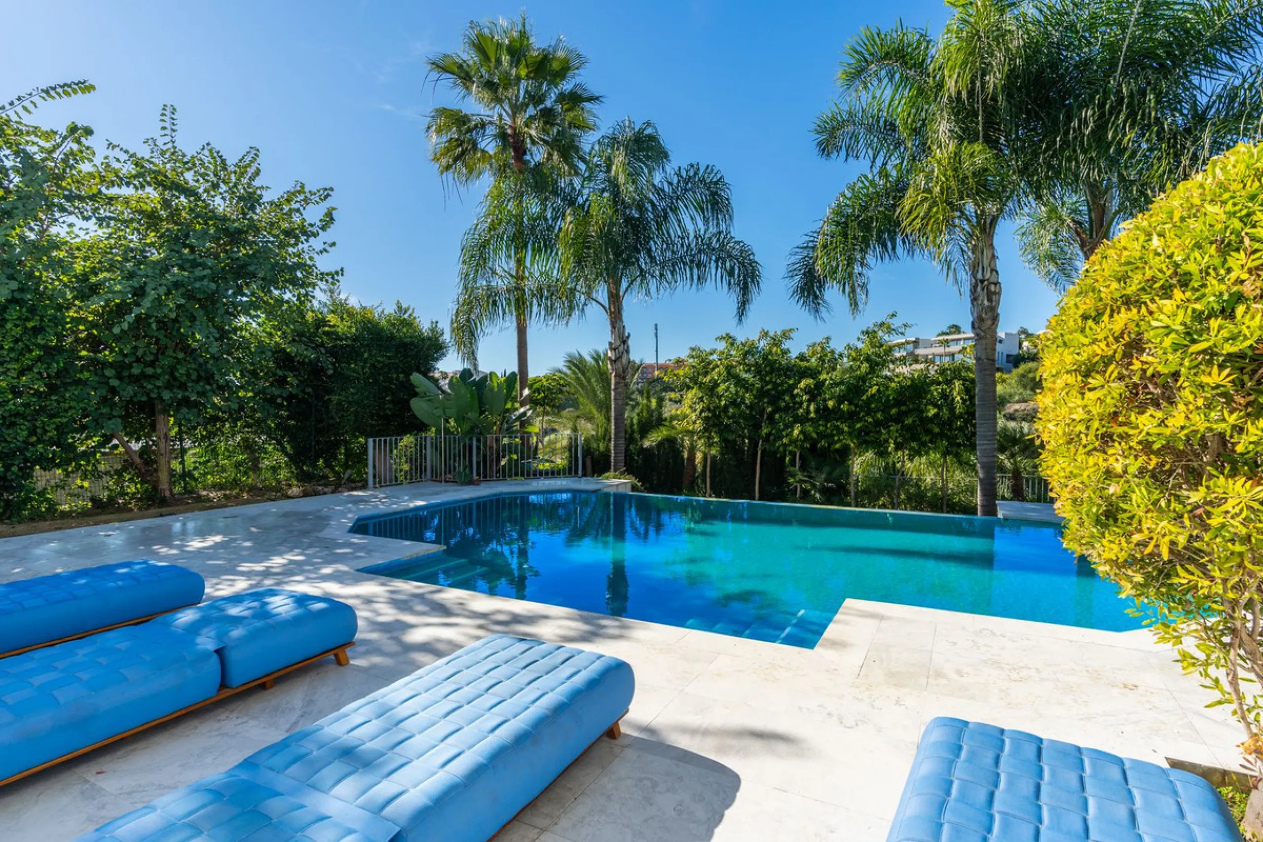 Superb Andalusian style villa located in the first line of golf.
