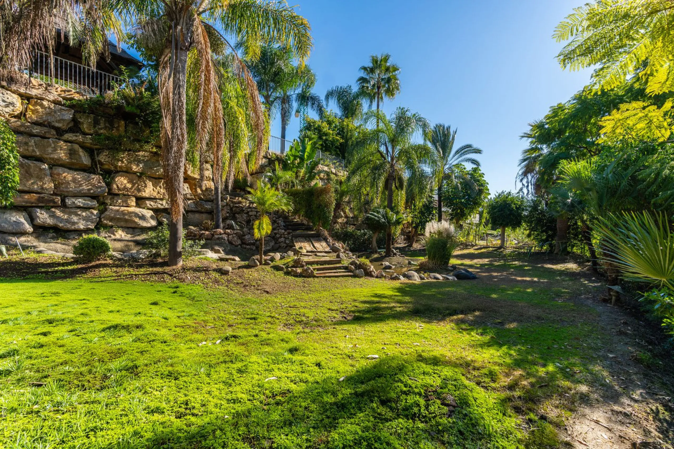 Superb Andalusian style villa located in the first line of golf.