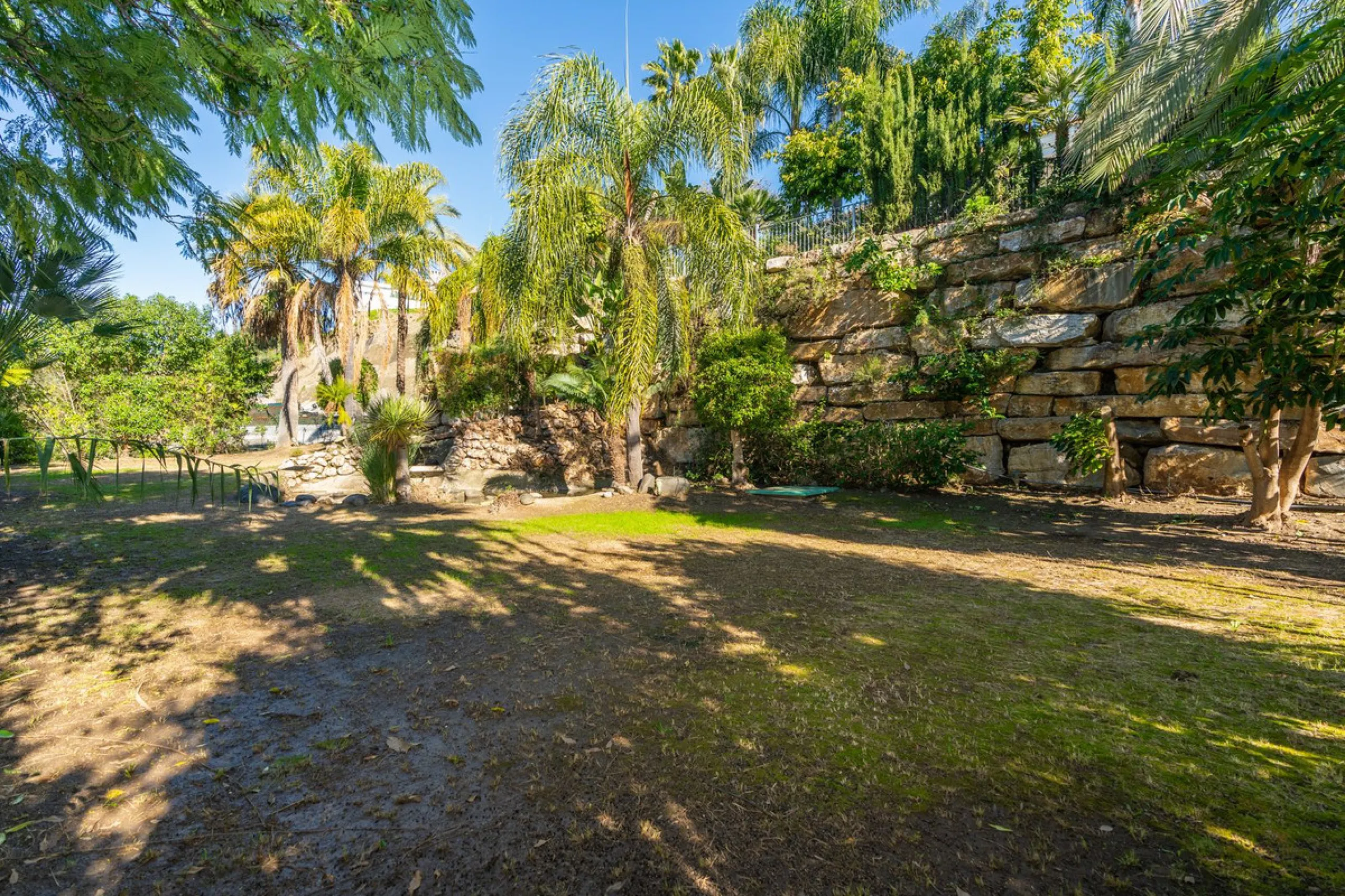 Superb Andalusian style villa located in the first line of golf.