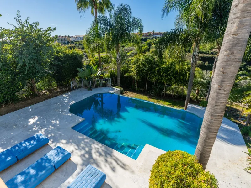 Superb Andalusian style villa located in the first line of golf.