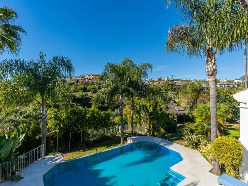 Superb Andalusian style villa located in the first line of golf.