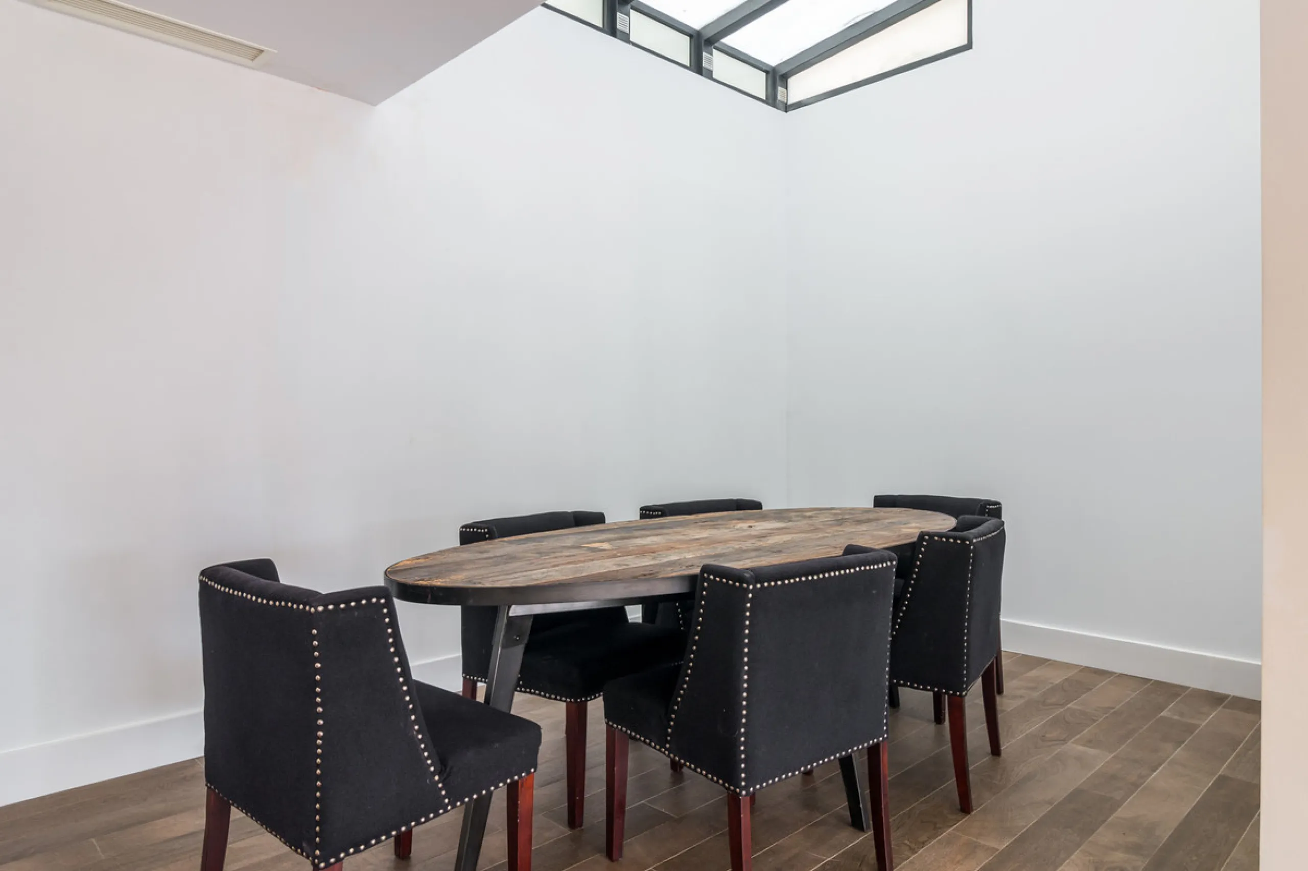 House - Semi-Detached House в продаже в Istán, Málaga. В доме 3 спален и 3 ванных комнат. Площадь дома 189 м². Площадь участка 269 м²