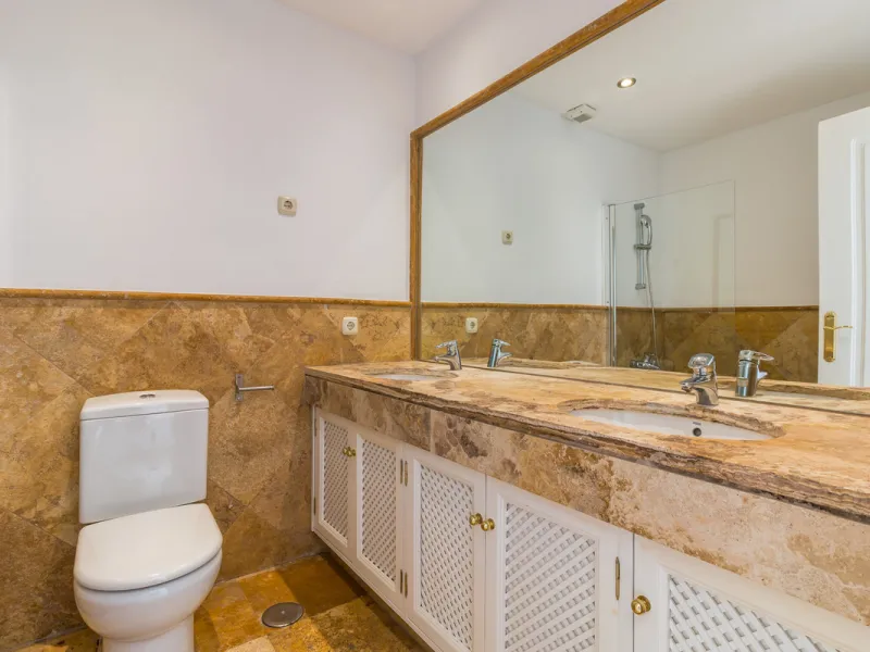 House - Semi-Detached House в продаже в Istán, Málaga. В доме 3 спален и 3 ванных комнат. Площадь дома 189 м². Площадь участка 269 м²