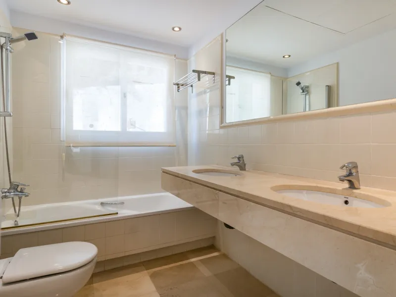 House - Semi-Detached House в продаже в Istán, Málaga. В доме 3 спален и 3 ванных комнат. Площадь дома 189 м². Площадь участка 269 м²