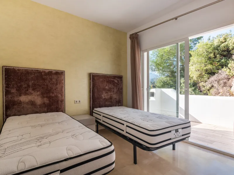House - Semi-Detached House в продаже в Istán, Málaga. В доме 3 спален и 3 ванных комнат. Площадь дома 189 м². Площадь участка 269 м²