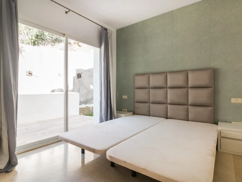 House - Semi-Detached House в продаже в Istán, Málaga. В доме 3 спален и 3 ванных комнат. Площадь дома 189 м². Площадь участка 269 м²