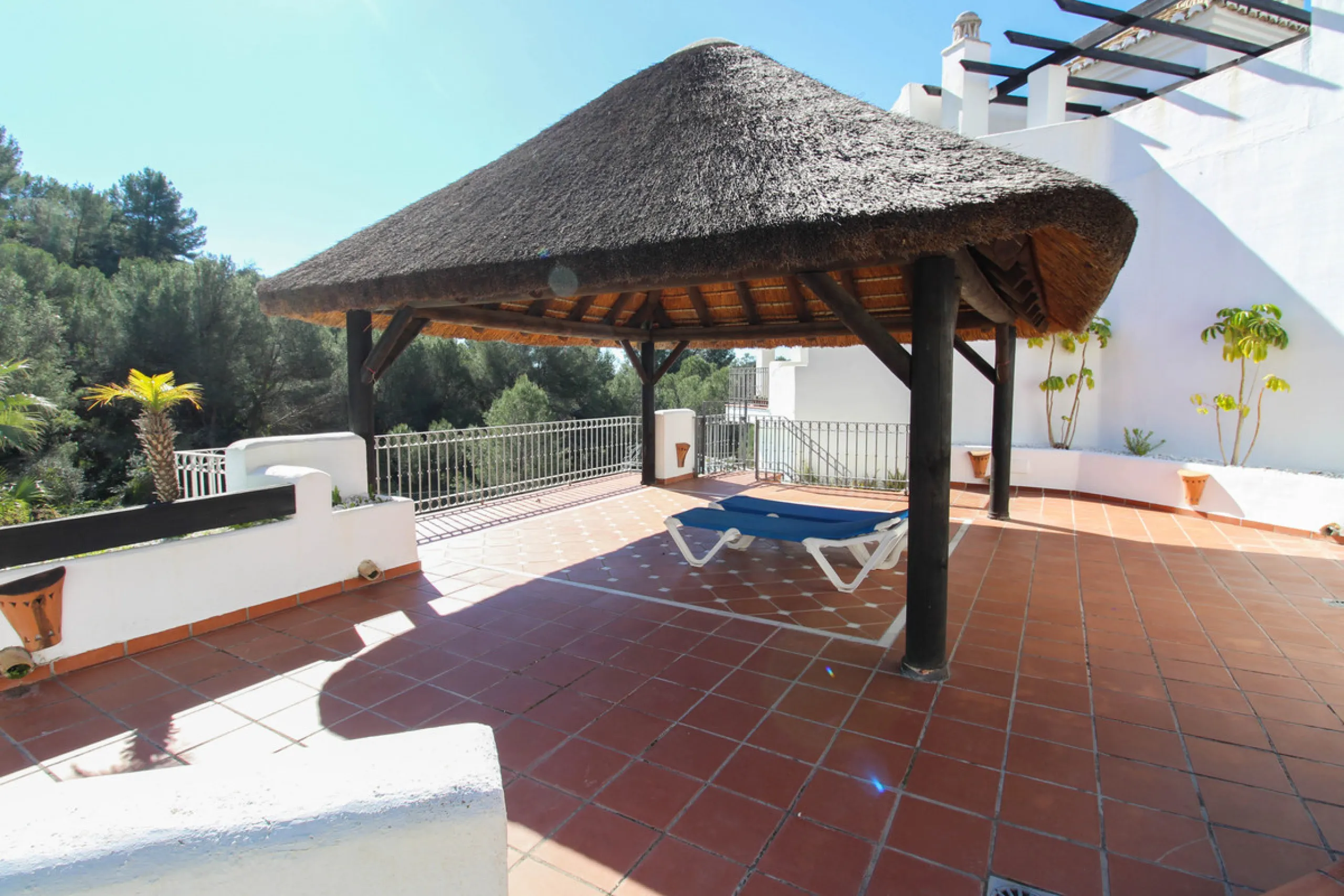 House - Semi-Detached House в продаже в Istán, Málaga. В доме 3 спален и 3 ванных комнат. Площадь дома 189 м². Площадь участка 269 м²
