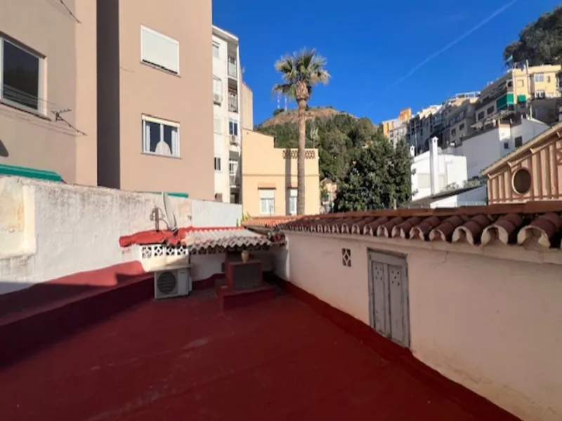 Large house almost in the center of Malaga.