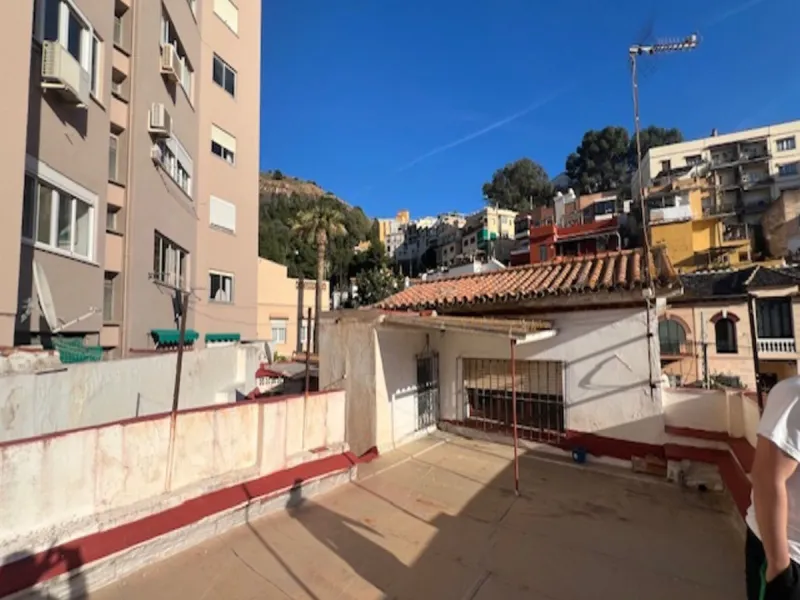 Large house almost in the center of Malaga.