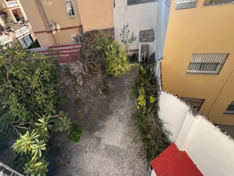 Large house almost in the center of Malaga.