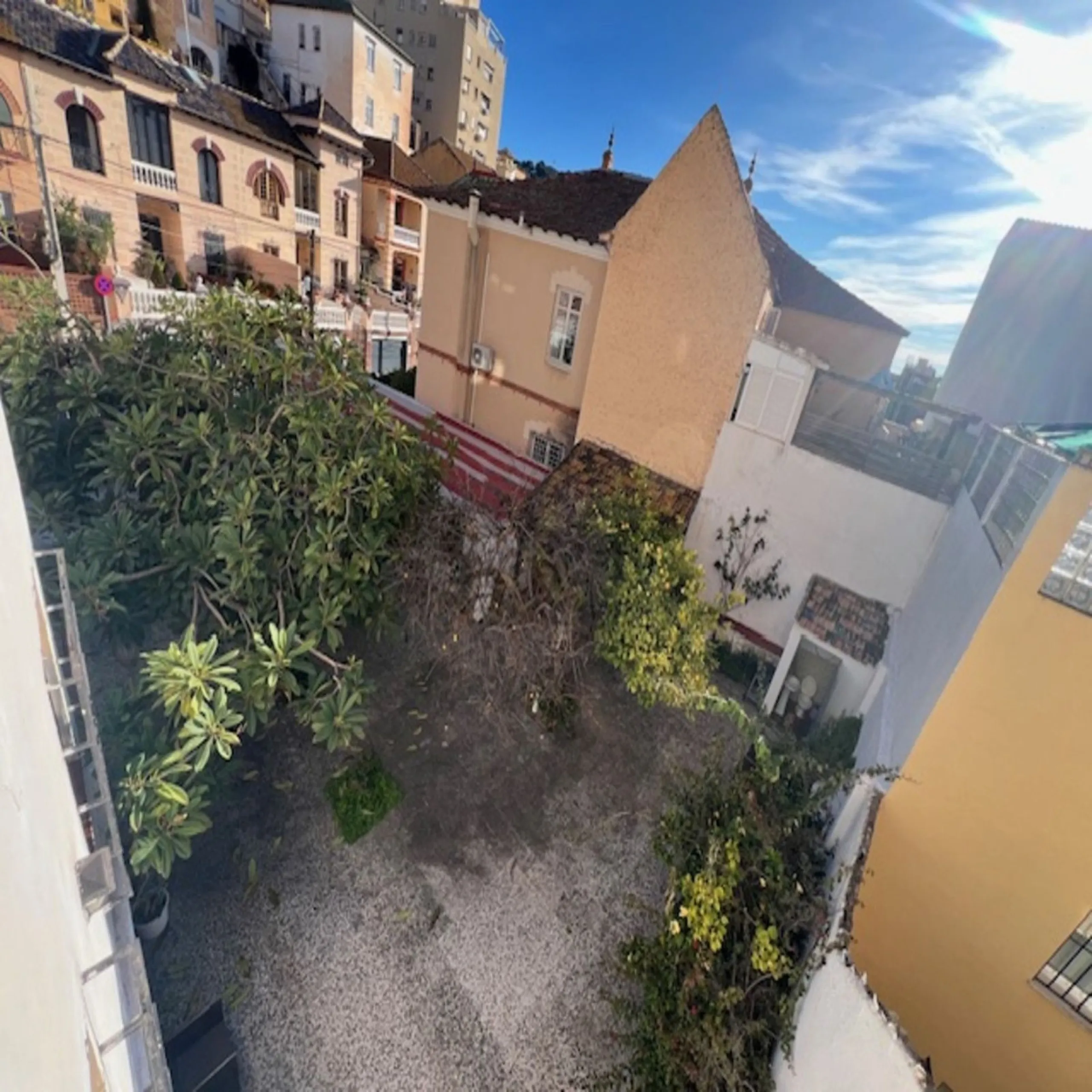 Large house almost in the center of Malaga.