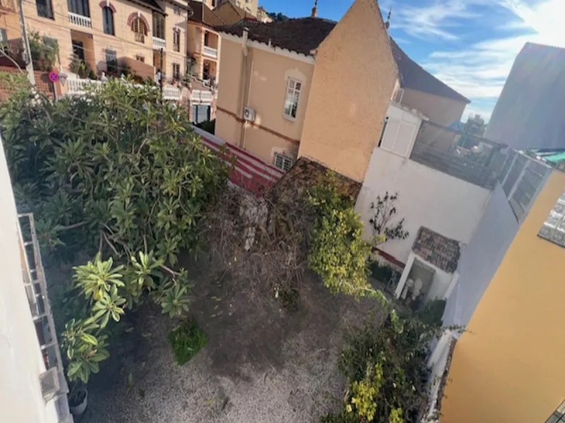 Large house almost in the center of Malaga.
