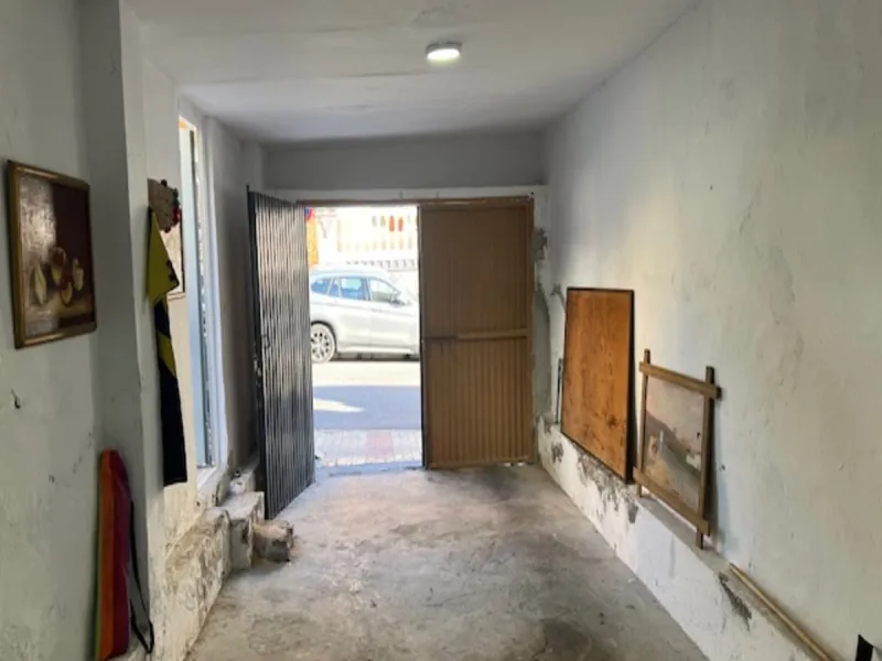 Large house almost in the center of Malaga.