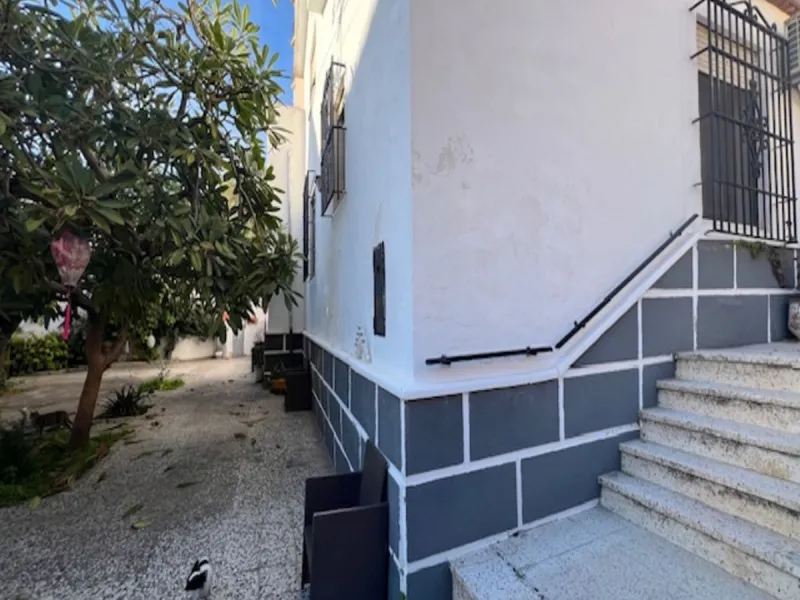 Large house almost in the center of Malaga.