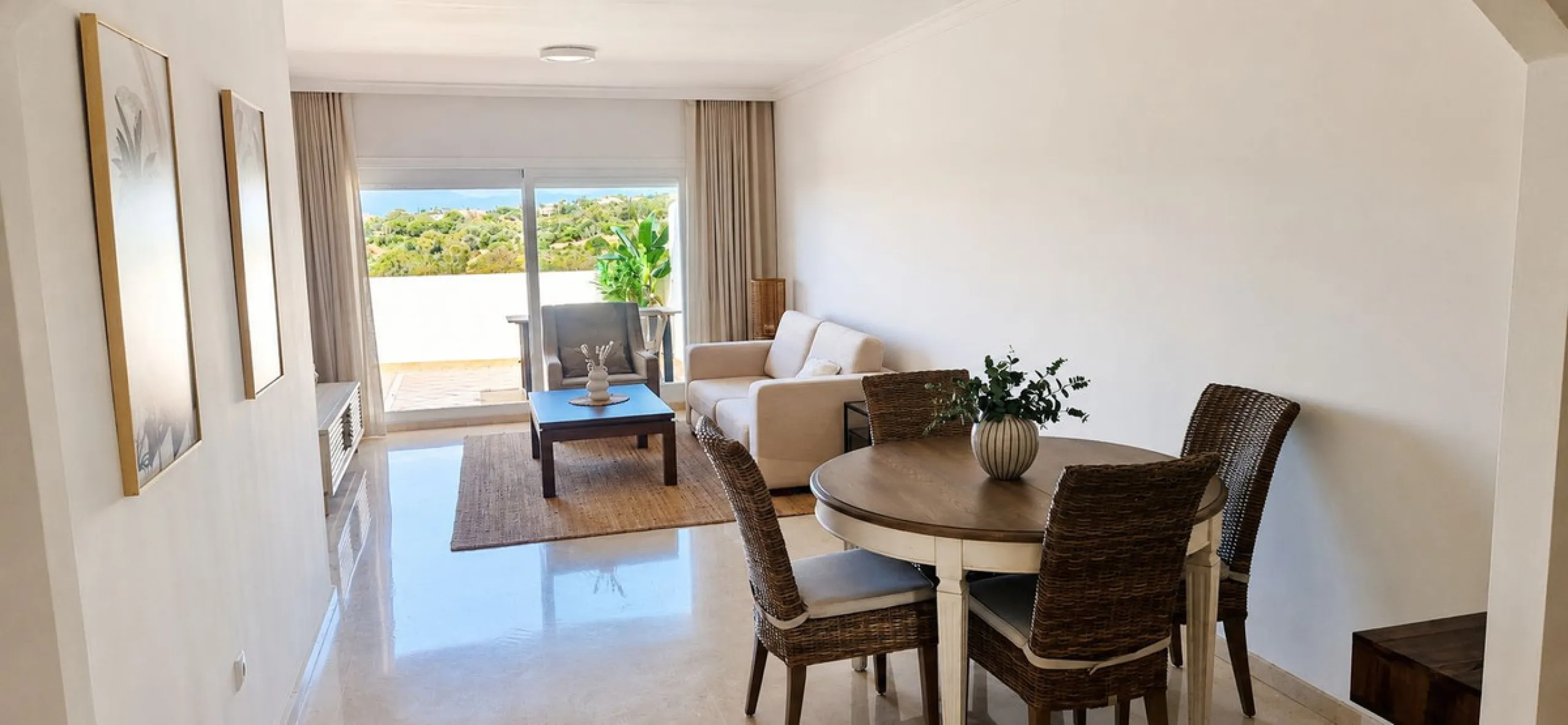 Apartment - Penthouse в продаже в Marbella, Málaga. В доме 2 спален и 2 ванных комнат. Площадь дома 111 м²