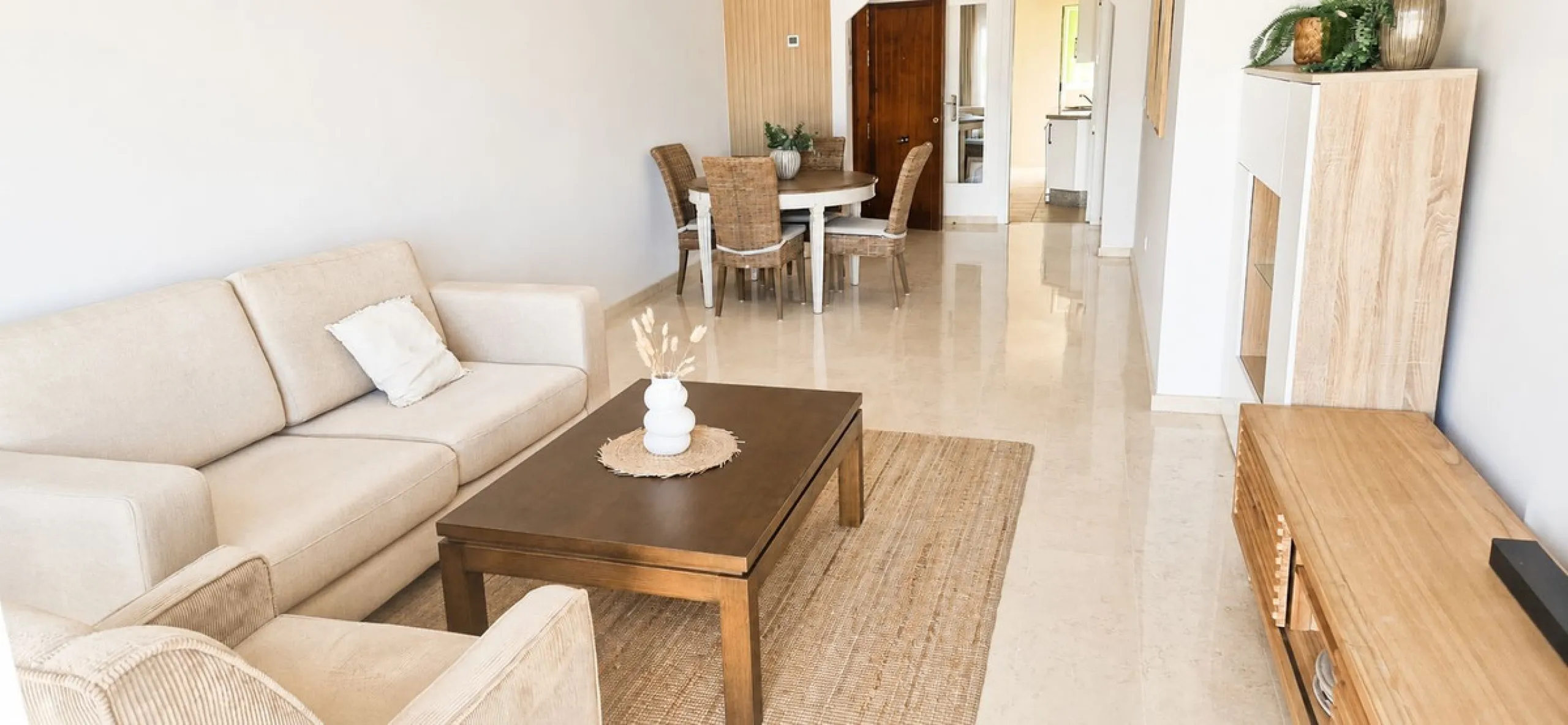 Apartment - Penthouse в продаже в Marbella, Málaga. В доме 2 спален и 2 ванных комнат. Площадь дома 111 м²