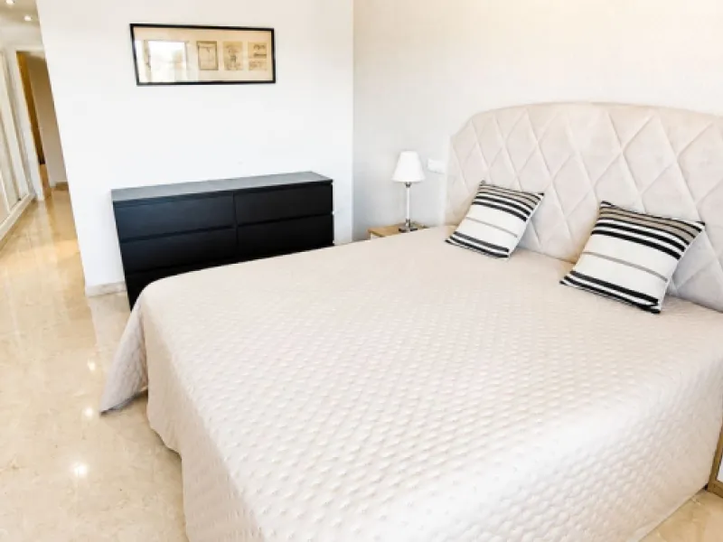 Apartment - Penthouse в продаже в Marbella, Málaga. В доме 2 спален и 2 ванных комнат. Площадь дома 111 м²