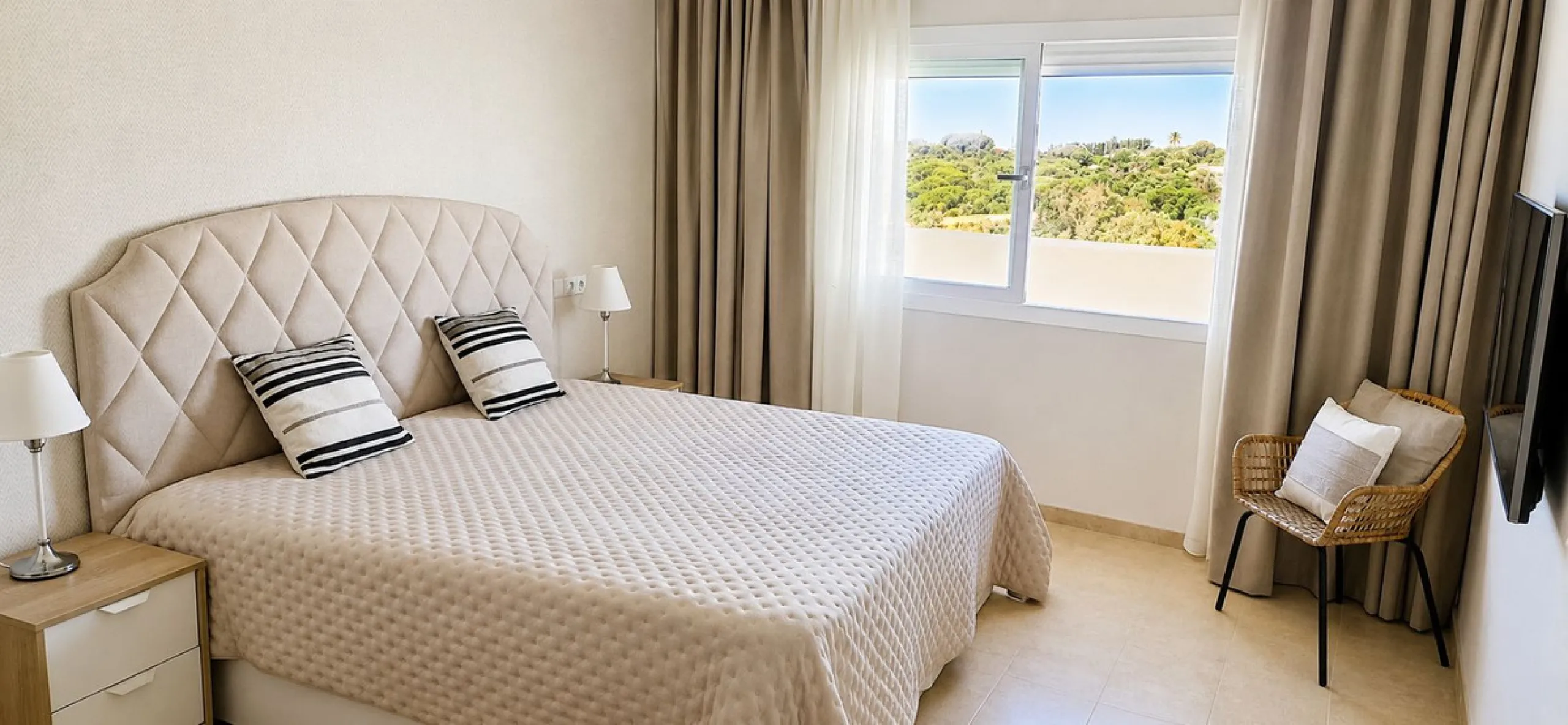 Apartment - Penthouse в продаже в Marbella, Málaga. В доме 2 спален и 2 ванных комнат. Площадь дома 111 м²