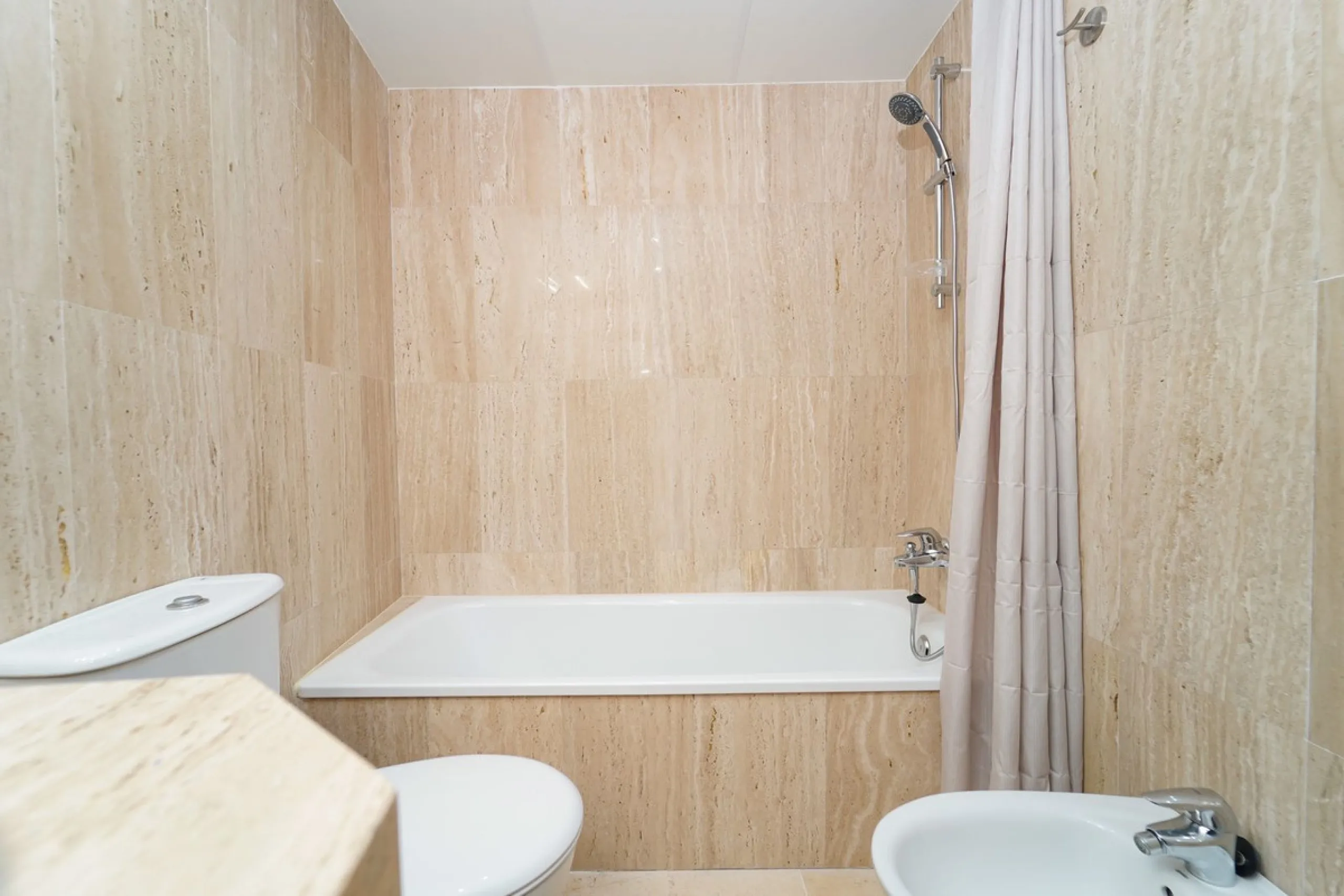 Apartment - Penthouse в продаже в Marbella, Málaga. В доме 2 спален и 2 ванных комнат. Площадь дома 111 м²
