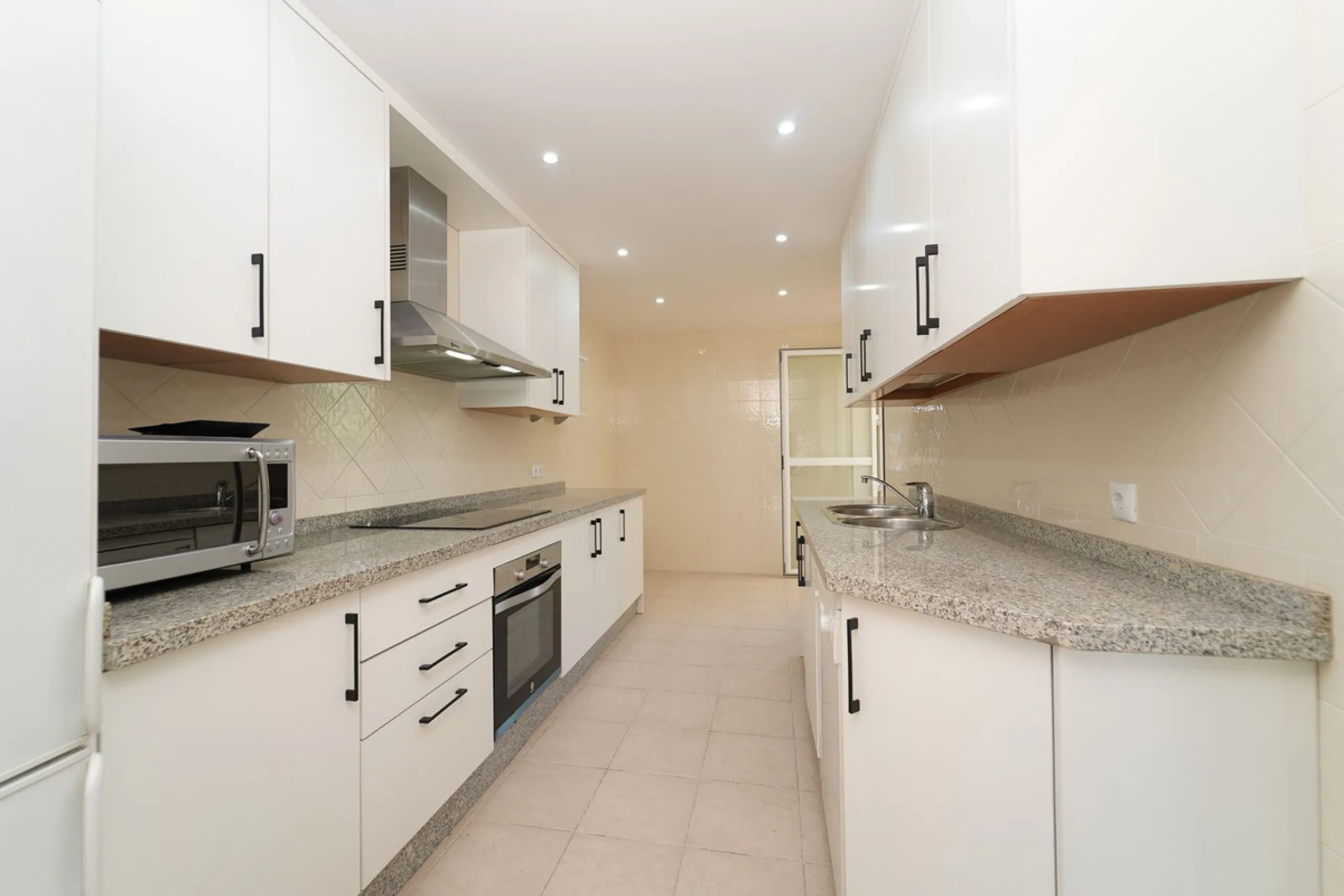 Apartment - Penthouse в продаже в Marbella, Málaga. В доме 2 спален и 2 ванных комнат. Площадь дома 111 м²