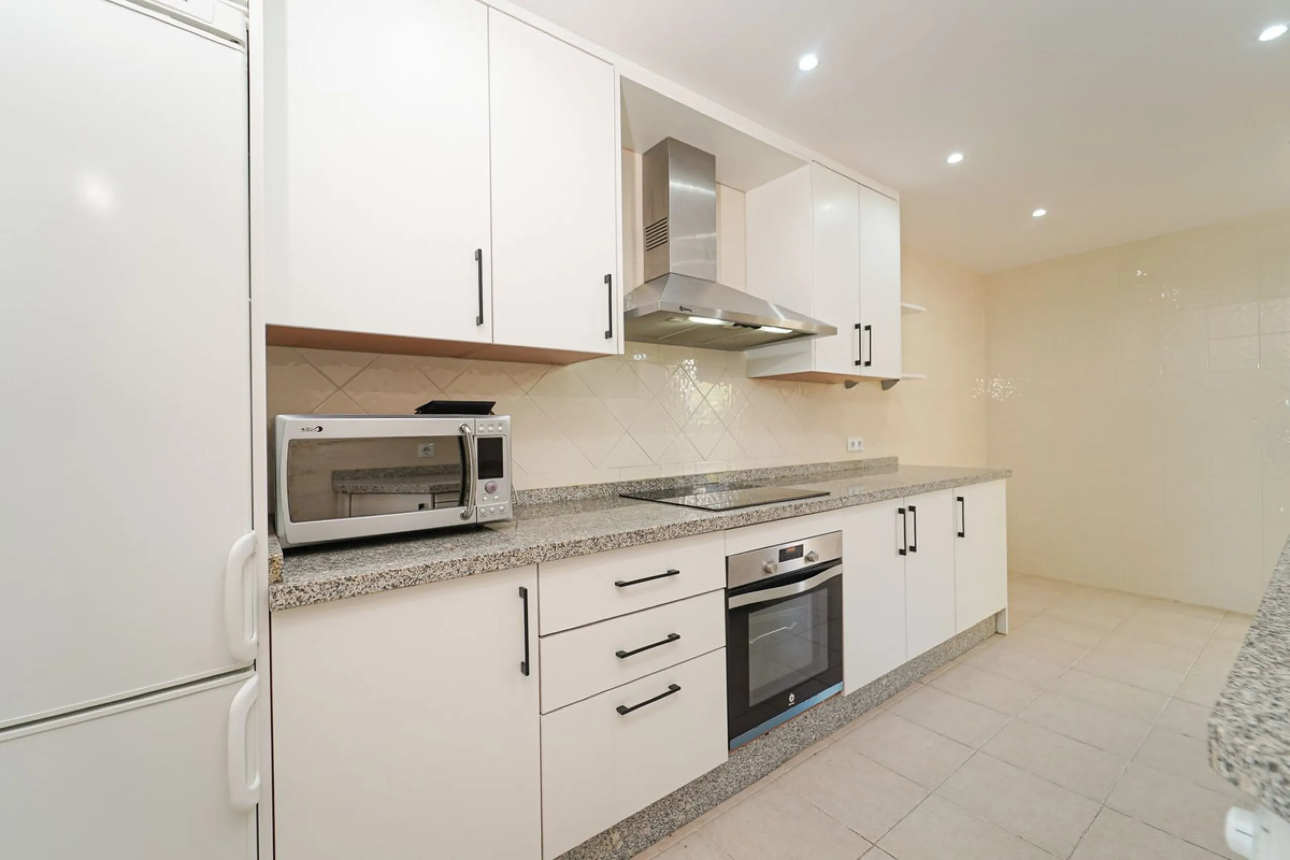 Apartment - Penthouse в продаже в Marbella, Málaga. В доме 2 спален и 2 ванных комнат. Площадь дома 111 м²