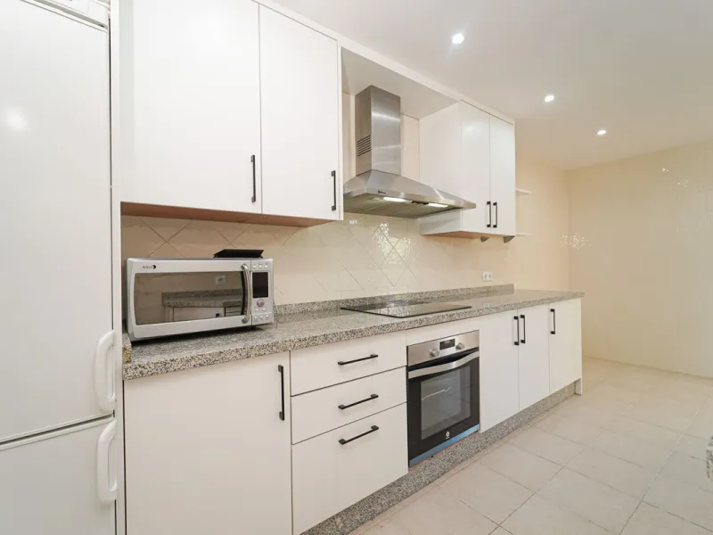 Apartment - Penthouse в продаже в Marbella, Málaga. В доме 2 спален и 2 ванных комнат. Площадь дома 111 м²
