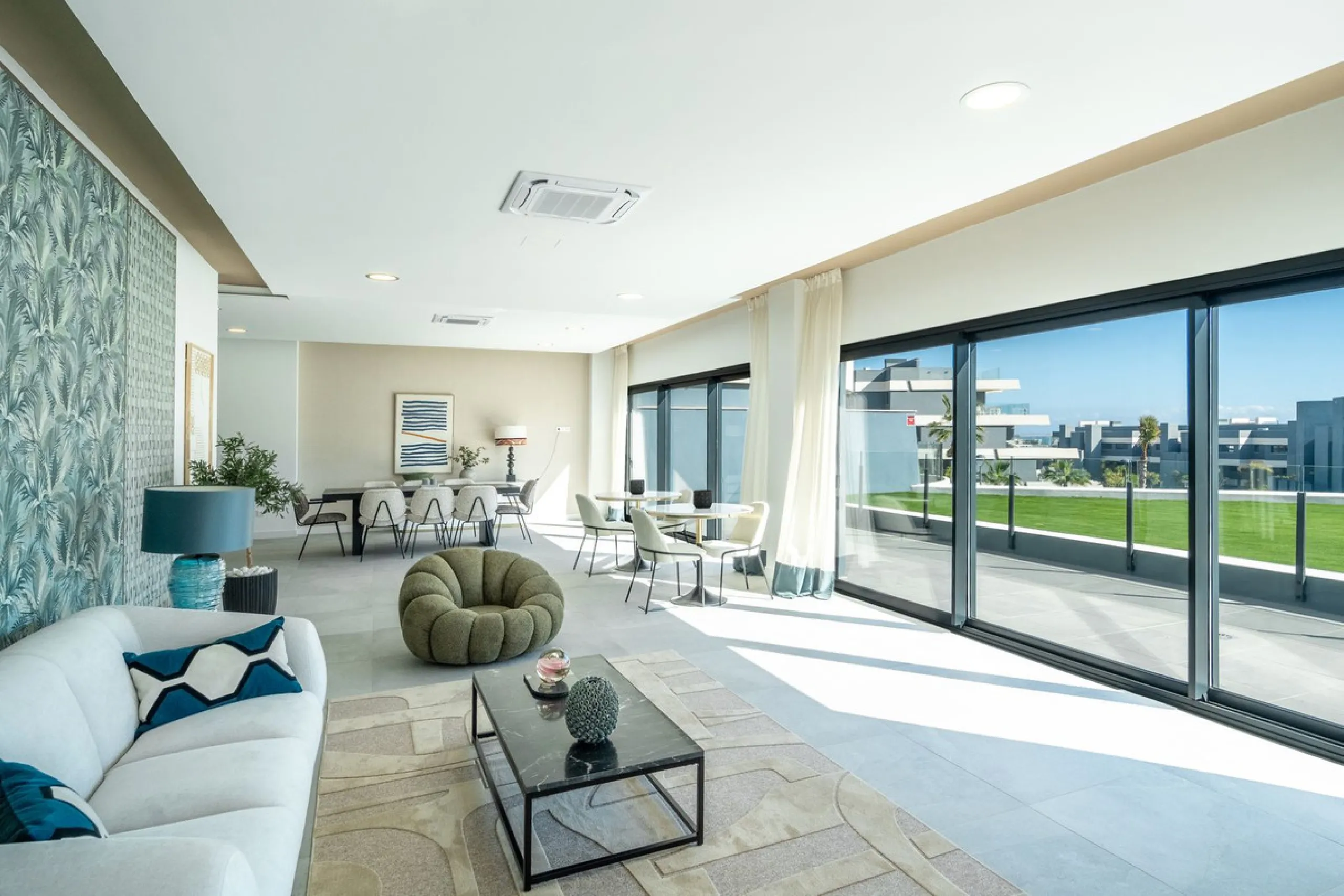 Bright and spacious 3-bedroom, 2-bathroom first-floor apartment located in the sought-after Oasis325 Phase 2 on the New Golden Mile. Featuring beautiful sea views, modern design, and high-quality finishes, this property is ideal for both living and invest