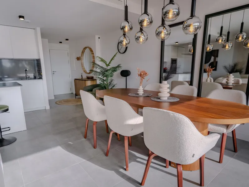 Bright and spacious 3-bedroom, 2-bathroom first-floor apartment located in the sought-after Oasis325 Phase 2 on the New Golden Mile. Featuring beautiful sea views, modern design, and high-quality finishes, this property is ideal for both living and invest