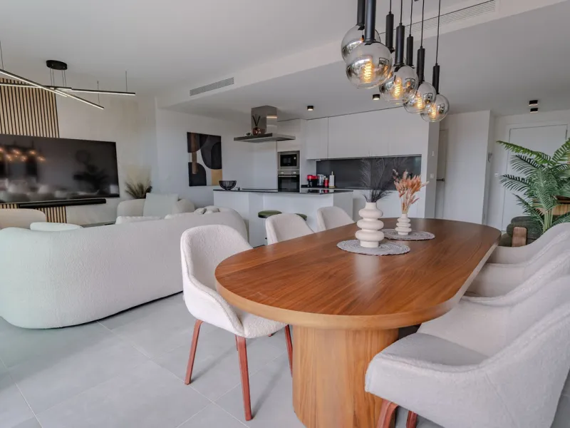 Bright and spacious 3-bedroom, 2-bathroom first-floor apartment located in the sought-after Oasis325 Phase 2 on the New Golden Mile. Featuring beautiful sea views, modern design, and high-quality finishes, this property is ideal for both living and invest