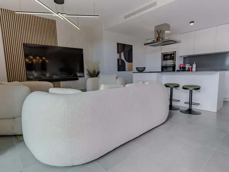 Bright and spacious 3-bedroom, 2-bathroom first-floor apartment located in the sought-after Oasis325 Phase 2 on the New Golden Mile. Featuring beautiful sea views, modern design, and high-quality finishes, this property is ideal for both living and invest