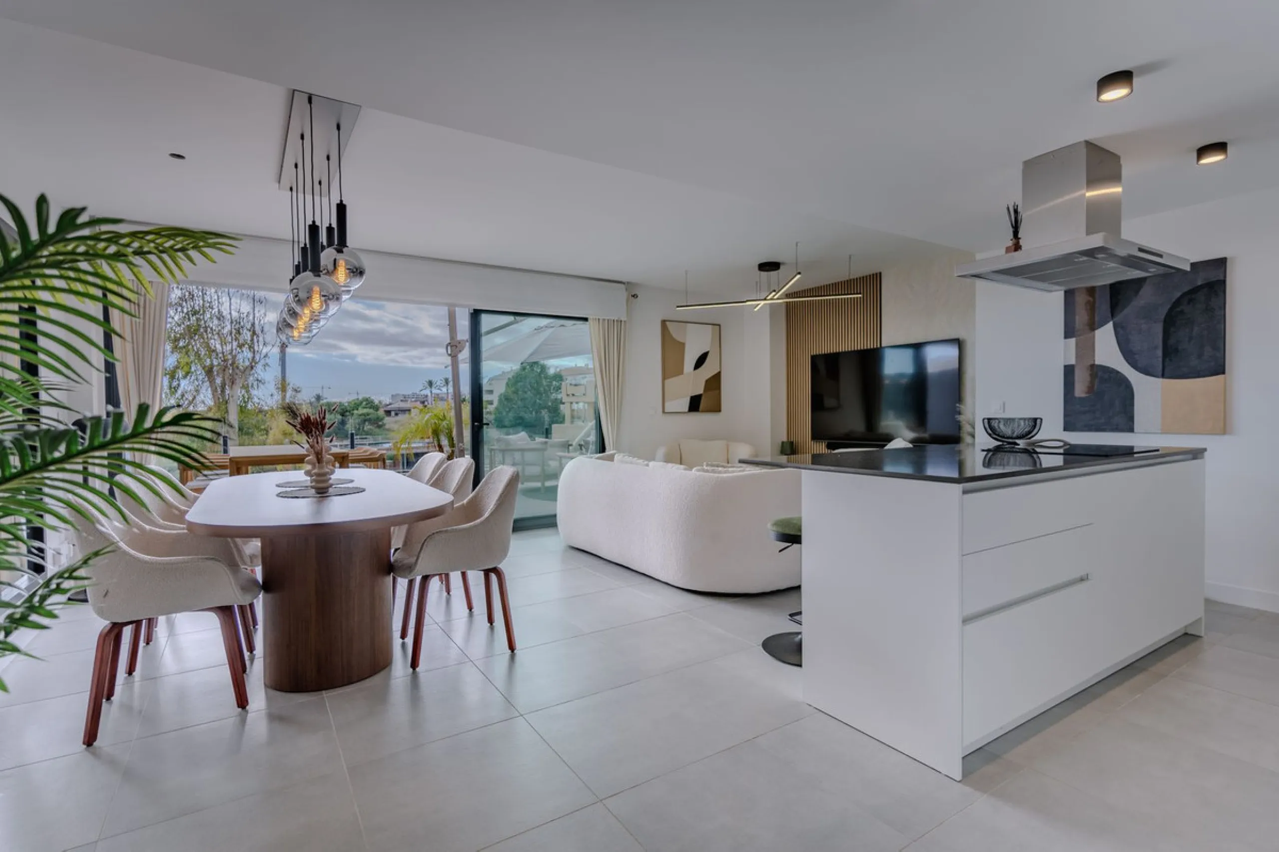 Bright and spacious 3-bedroom, 2-bathroom first-floor apartment located in the sought-after Oasis325 Phase 2 on the New Golden Mile. Featuring beautiful sea views, modern design, and high-quality finishes, this property is ideal for both living and invest
