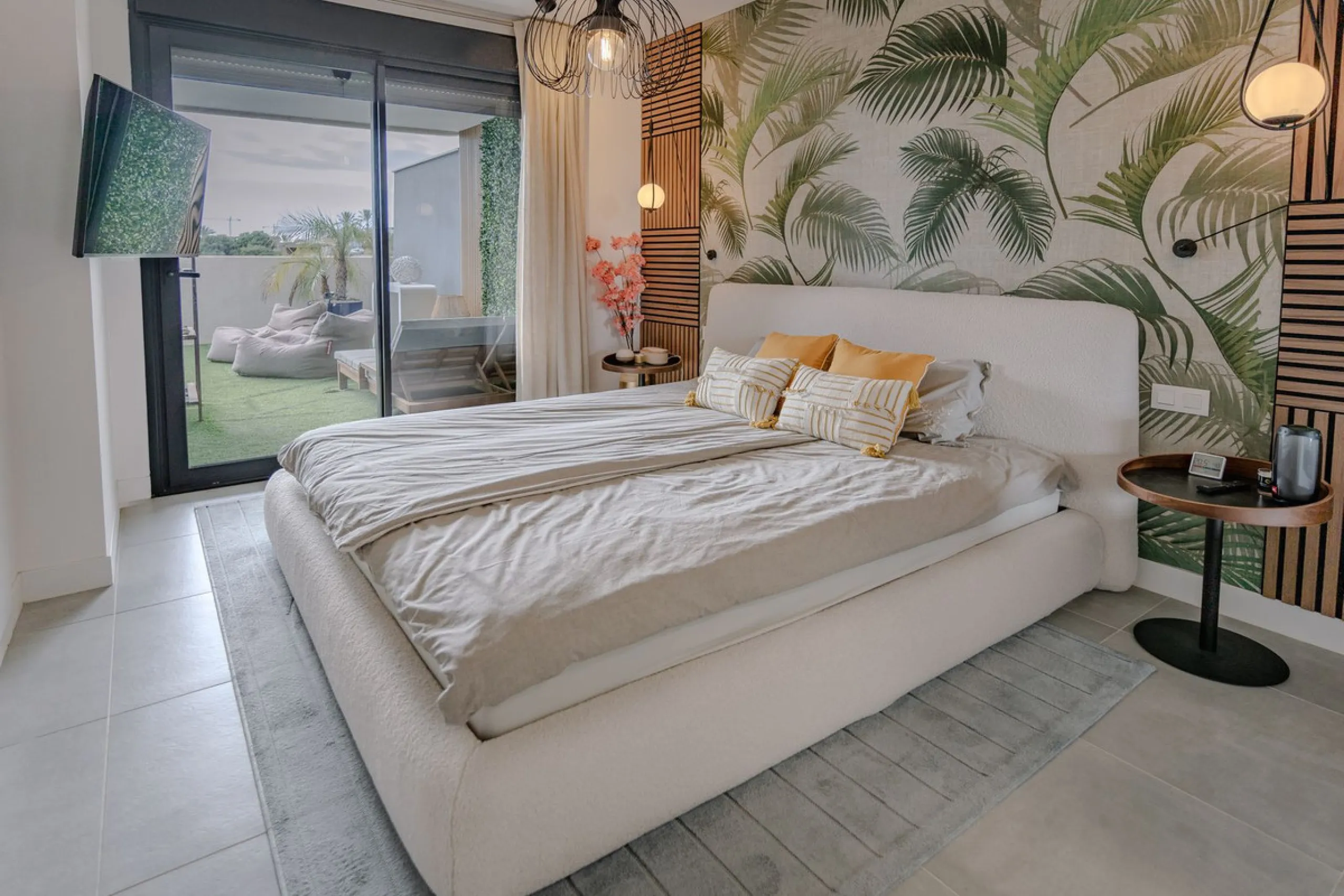 Bright and spacious 3-bedroom, 2-bathroom first-floor apartment located in the sought-after Oasis325 Phase 2 on the New Golden Mile. Featuring beautiful sea views, modern design, and high-quality finishes, this property is ideal for both living and invest