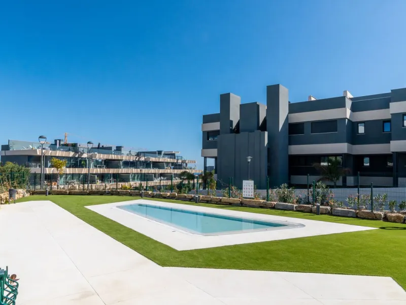 Bright and spacious 3-bedroom, 2-bathroom first-floor apartment located in the sought-after Oasis325 Phase 2 on the New Golden Mile. Featuring beautiful sea views, modern design, and high-quality finishes, this property is ideal for both living and invest