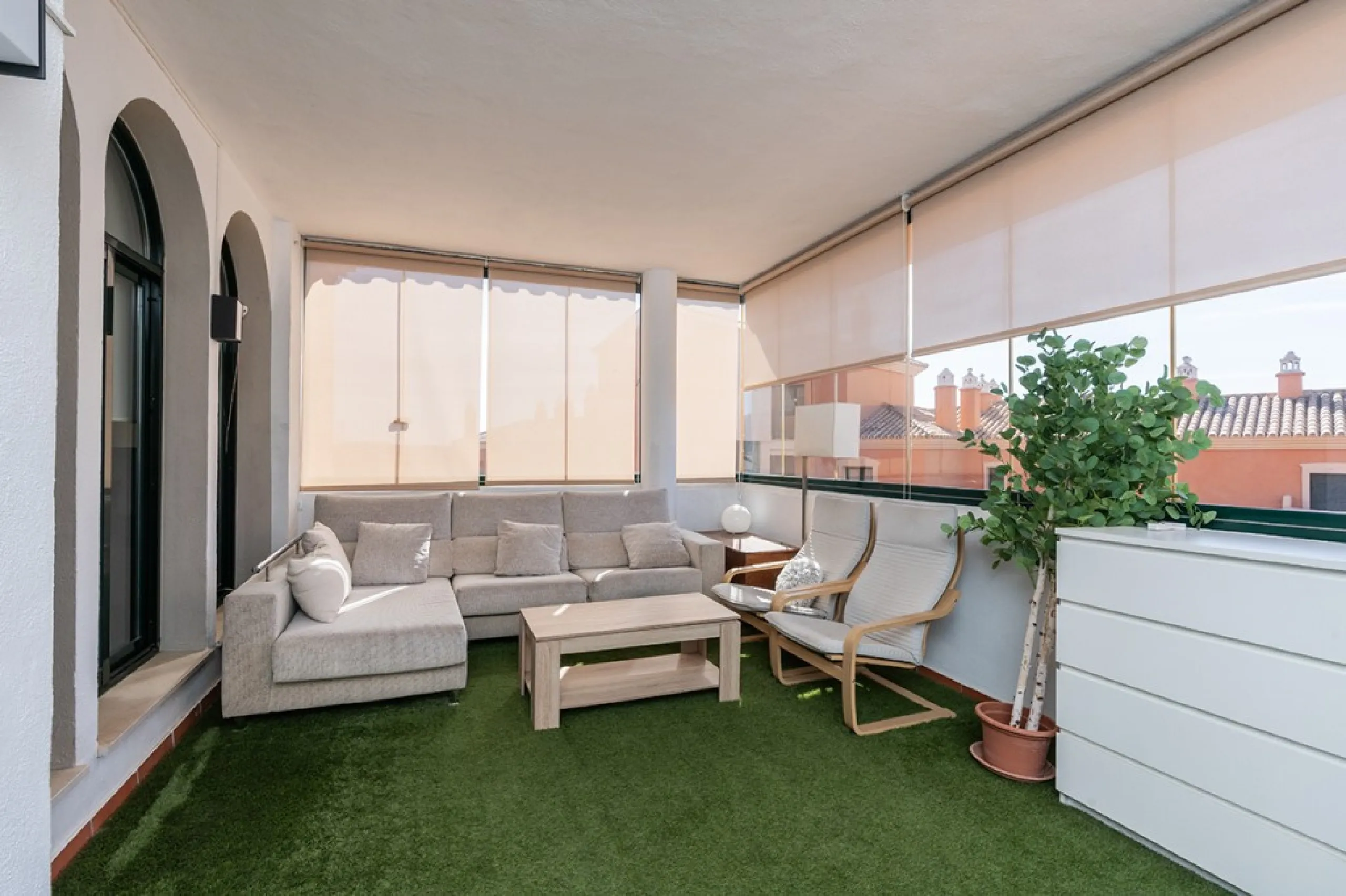 Apartment - Middle Floor Apartment в продаже в Marbella, Málaga. В доме 3 спален и 2 ванных комнат. Площадь дома 132 м²