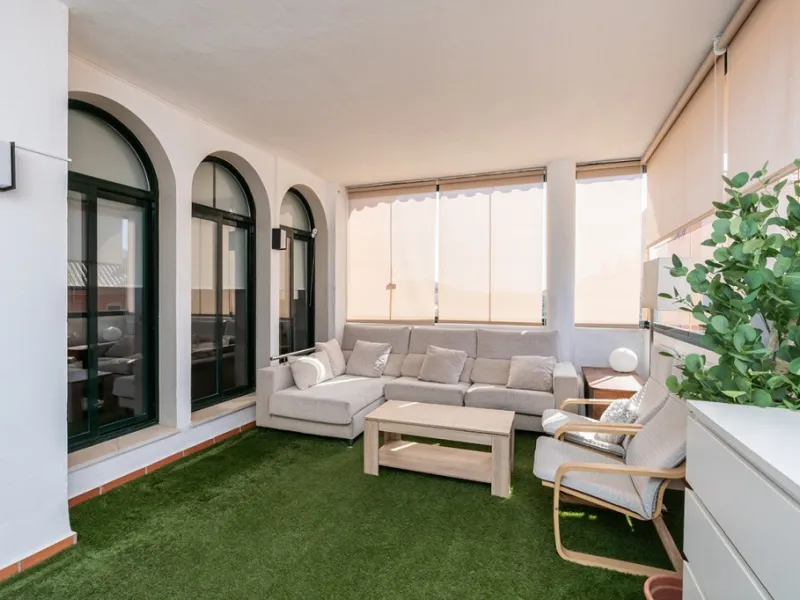 Apartment - Middle Floor Apartment в продаже в Marbella, Málaga. В доме 3 спален и 2 ванных комнат. Площадь дома 132 м²