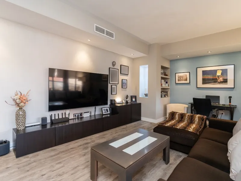 Apartment - Middle Floor Apartment в продаже в Marbella, Málaga. В доме 3 спален и 2 ванных комнат. Площадь дома 132 м²
