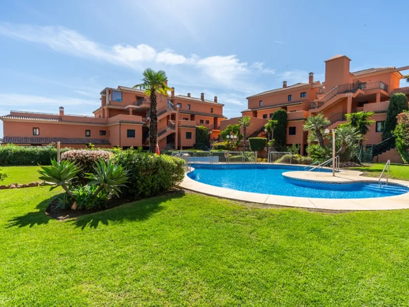 Apartment - Middle Floor Apartment в продаже в Marbella, Málaga. В доме 3 спален и 2 ванных комнат. Площадь дома 132 м²