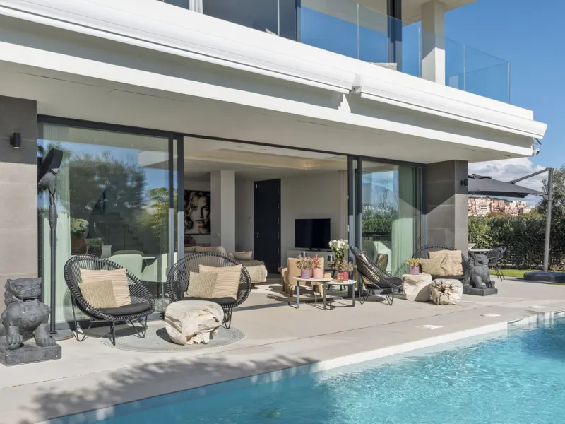 Contemporary and high-quality villa in La Duquesa, Manilva!